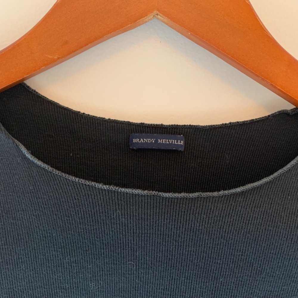 Brandy Melville Wynn - long sleeve top Bundle with other Brandy for a deal! - Picture 2 of 2